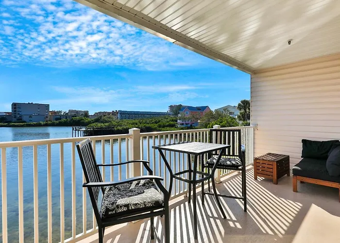 Holiday home Captain Coves #102 *
